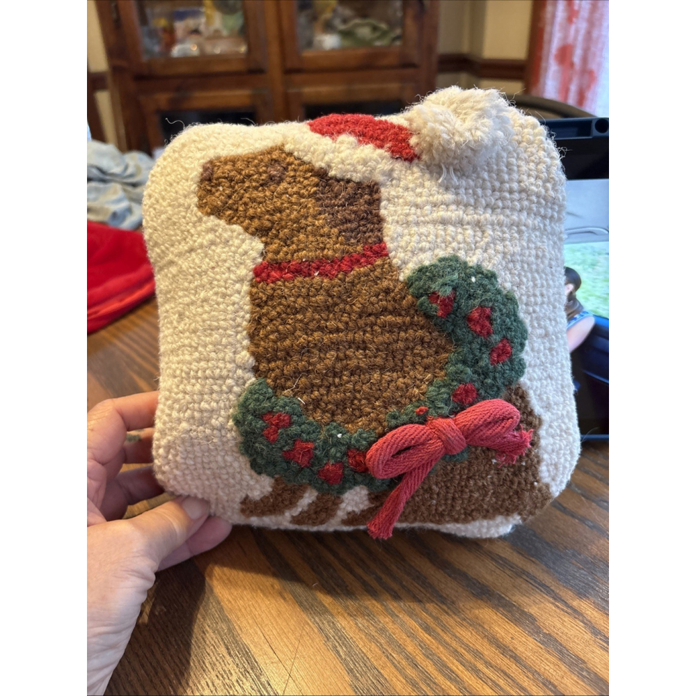 christmas dog with wreath decorative pillow. mud pie. 8x8 sq